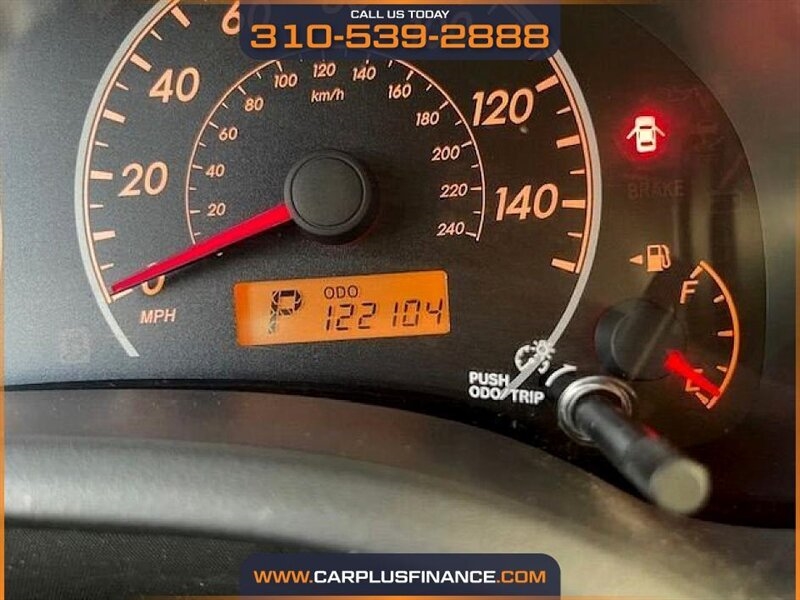 Toyota Corolla LE 4-Speed AT 2011