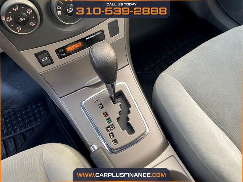 Toyota Corolla LE 4-Speed AT 2011