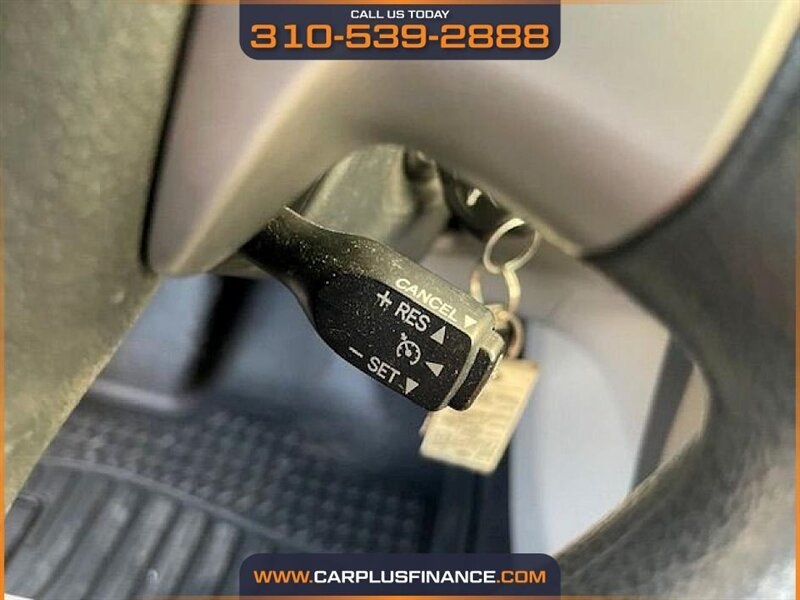 Toyota Corolla LE 4-Speed AT 2011