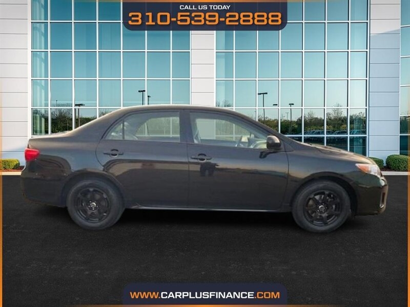 Toyota Corolla LE 4-Speed AT 2011