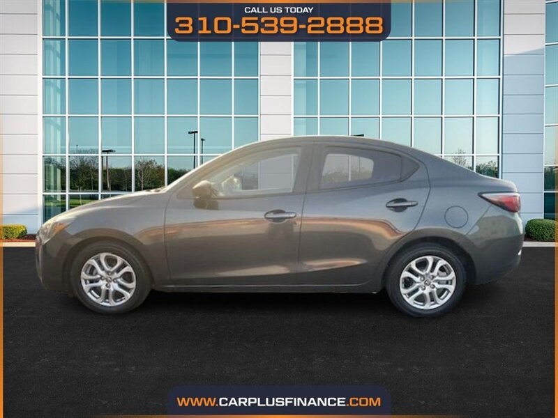 Toyota Yaris iA 6A 2017