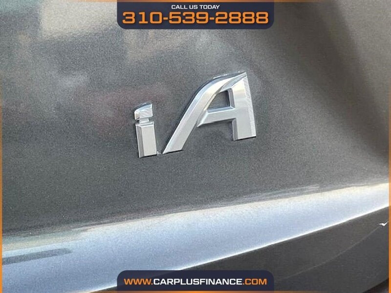 Toyota Yaris iA 6A 2017