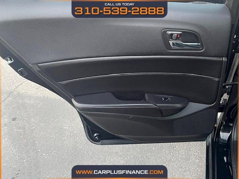 Acura ILX 5-Spd AT 2015