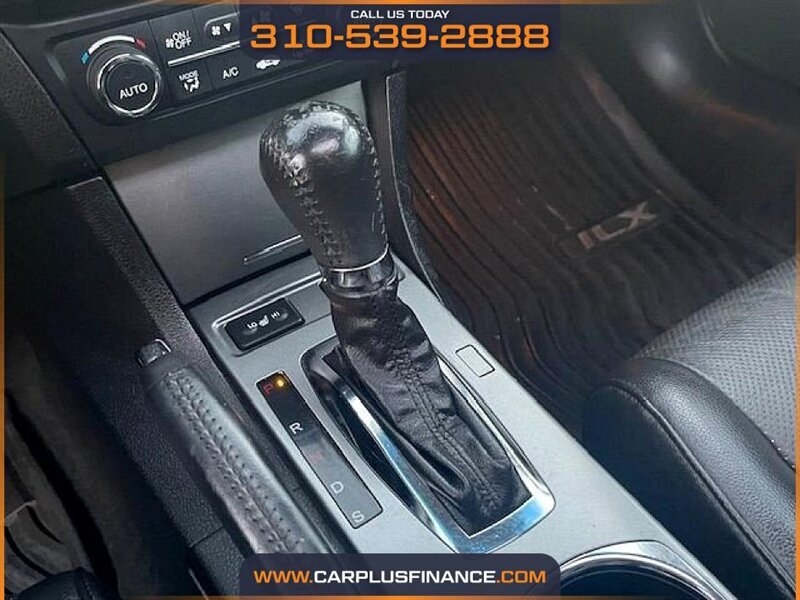 Acura ILX 5-Spd AT 2015