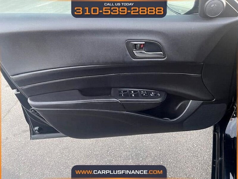 Acura ILX 5-Spd AT 2015