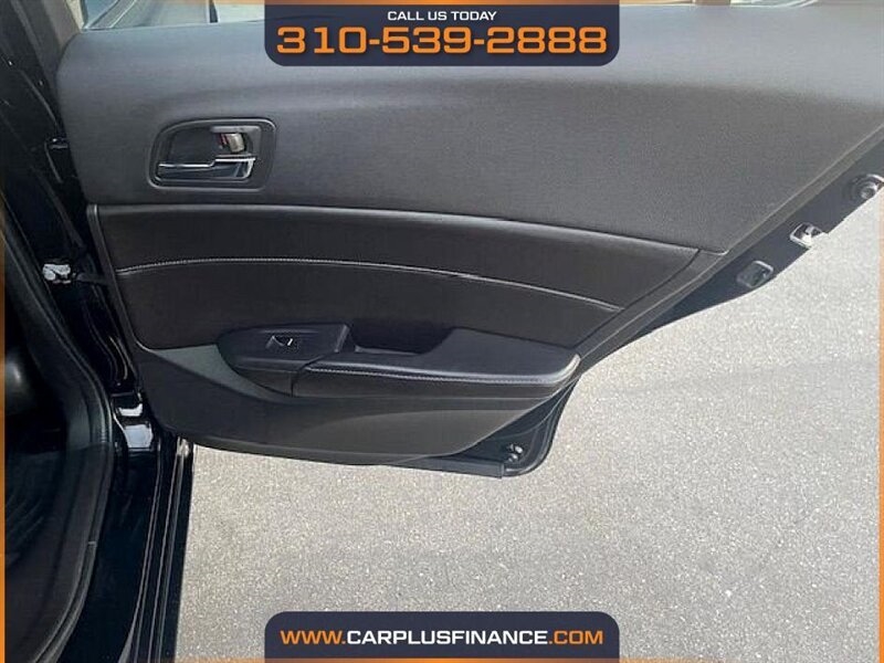 Acura ILX 5-Spd AT 2015