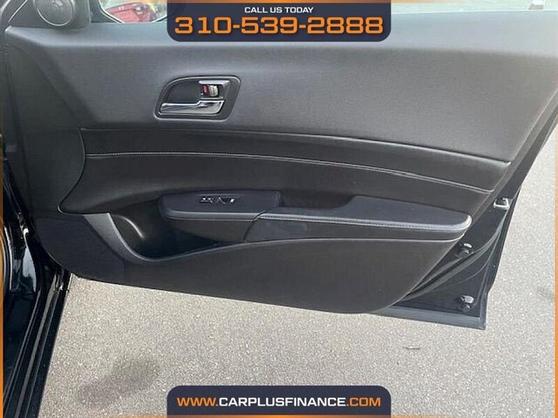 Acura ILX 5-Spd AT 2015