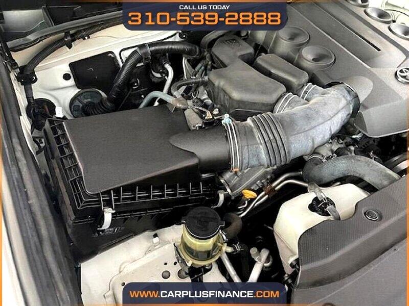 Toyota 4Runner Limited 2WD V6 2010