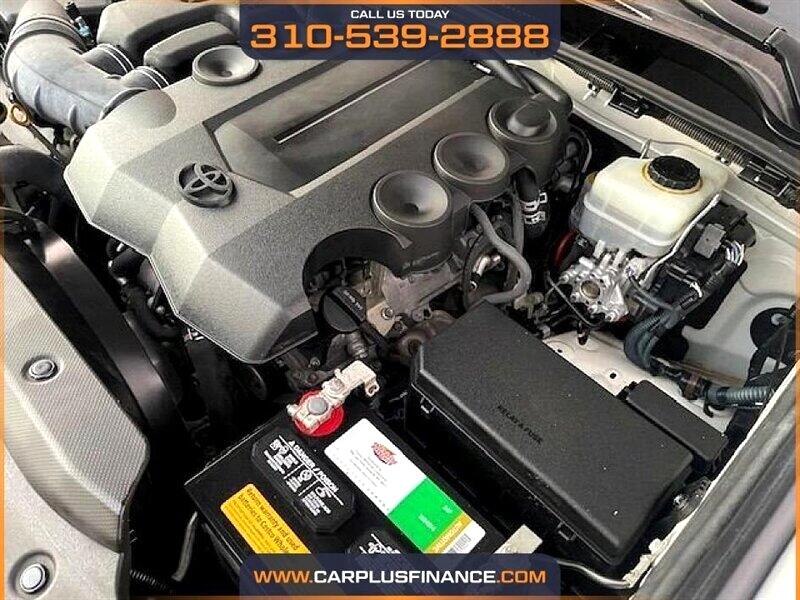 Toyota 4Runner Limited 2WD V6 2010