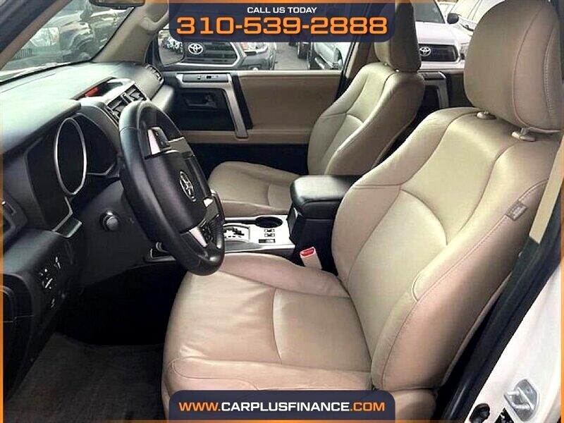 Toyota 4Runner Limited 2WD V6 2010