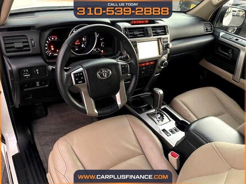 Toyota 4Runner Limited 2WD V6 2010