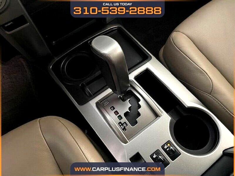 Toyota 4Runner Limited 2WD V6 2010