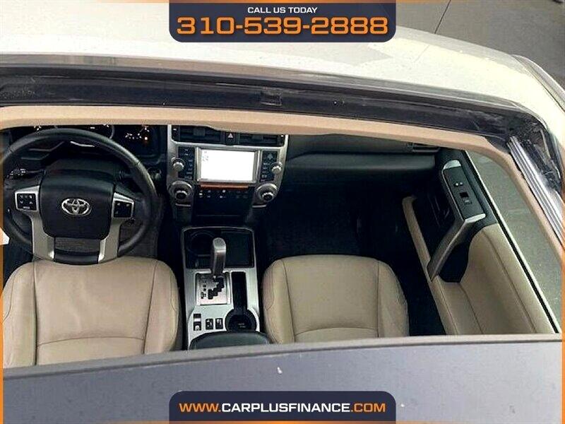 Toyota 4Runner Limited 2WD V6 2010