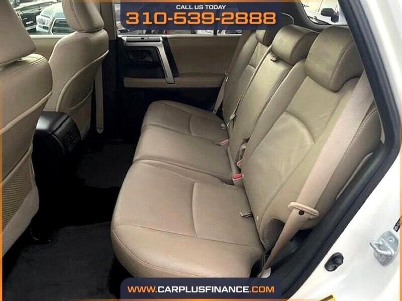 Toyota 4Runner Limited 2WD V6 2010