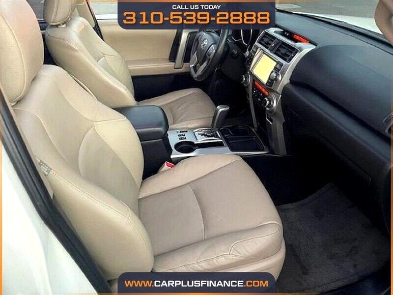 Toyota 4Runner Limited 2WD V6 2010