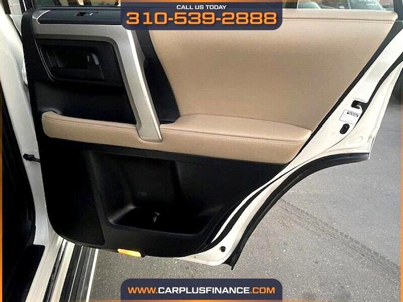 Toyota 4Runner Limited 2WD V6 2010