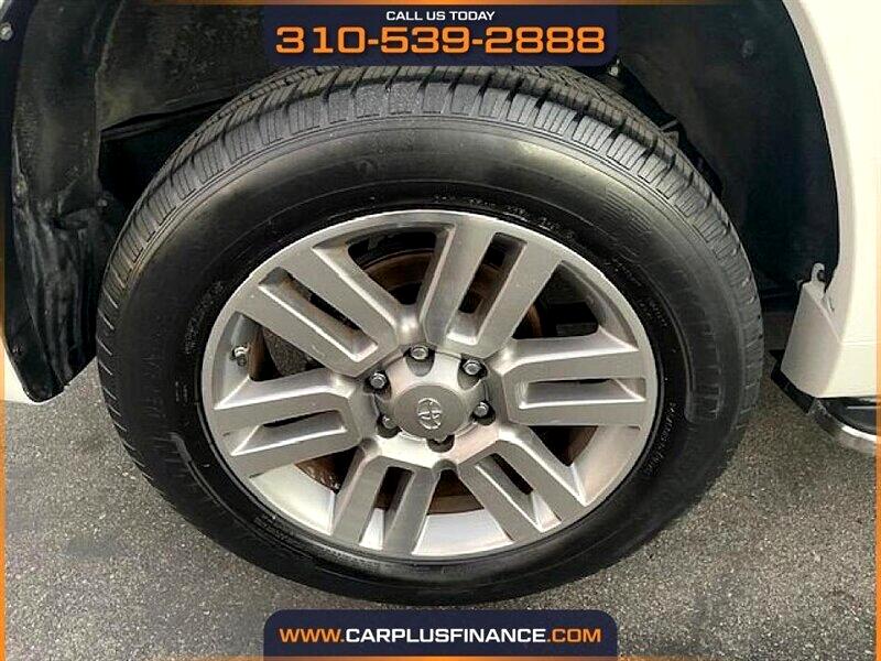 Toyota 4Runner Limited 2WD V6 2010