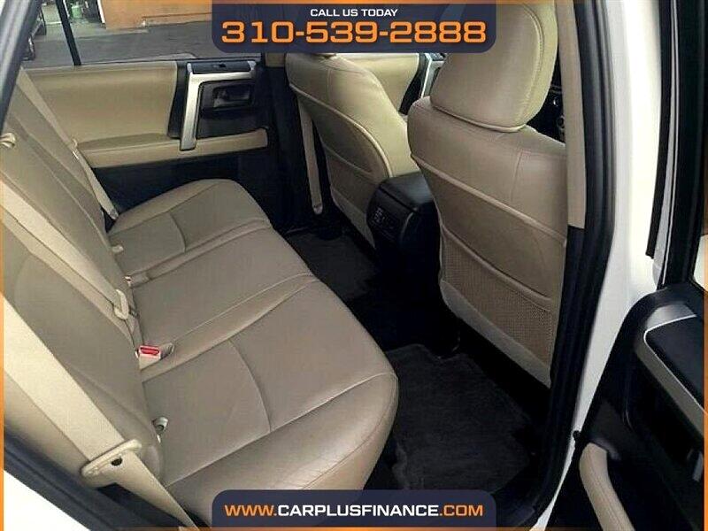 Toyota 4Runner Limited 2WD V6 2010