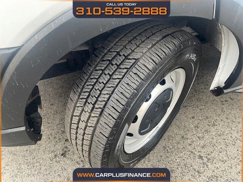 Ford Transit 150 Van Med. Roof w/Sliding Pass. 130-in. WB 2022