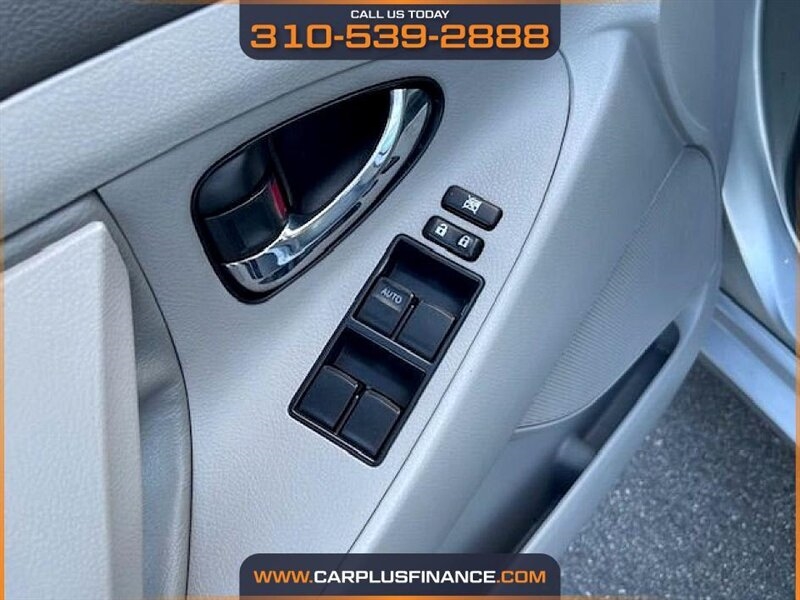 Toyota Camry LE 5-Spd AT 2009