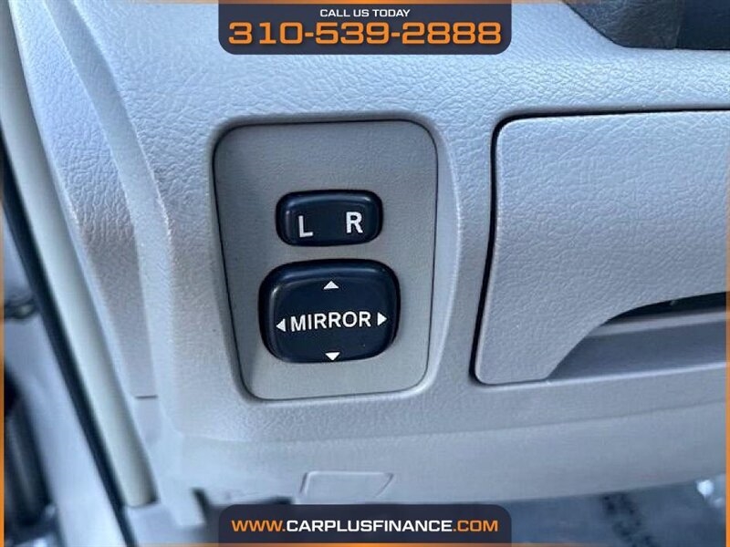 Toyota Camry LE 5-Spd AT 2009