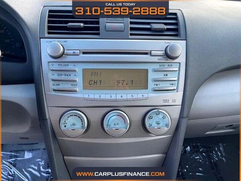 Toyota Camry LE 5-Spd AT 2009