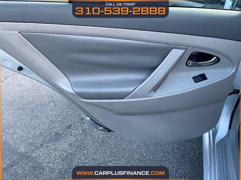 Toyota Camry LE 5-Spd AT 2009