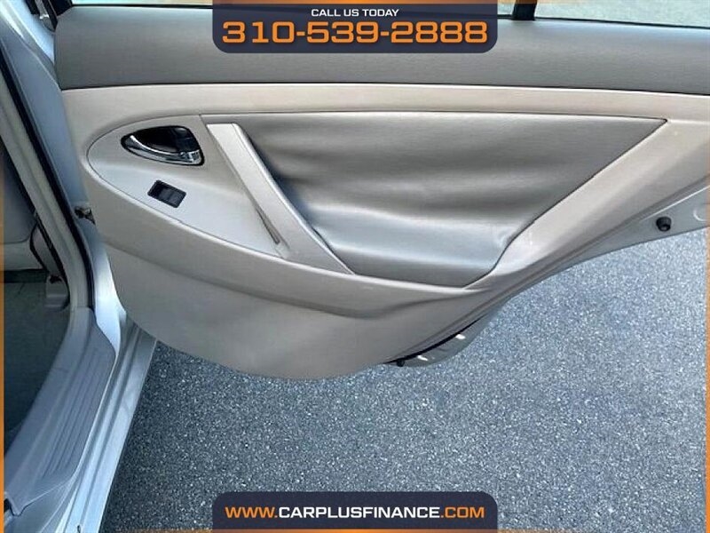 Toyota Camry LE 5-Spd AT 2009