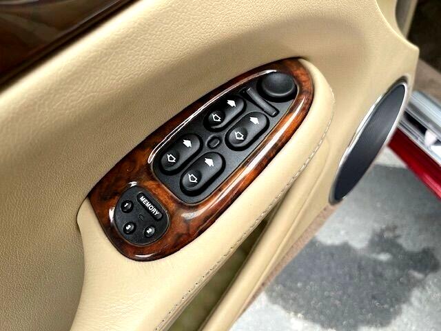 Jaguar XJ-Series Vanden Plas 2001