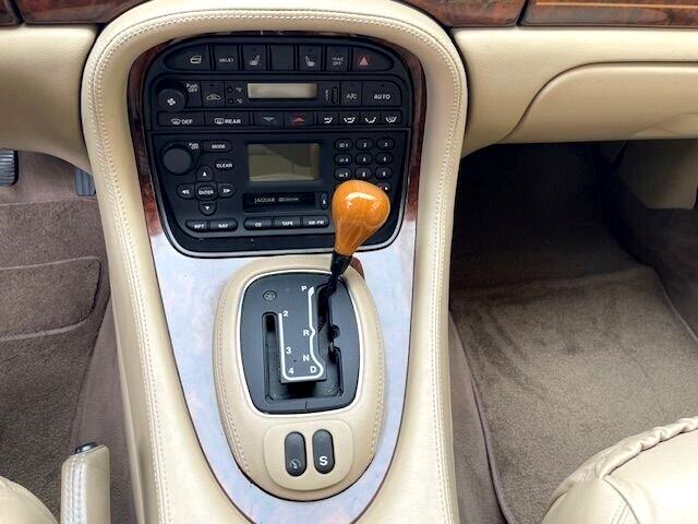 Jaguar XJ-Series Vanden Plas 2001