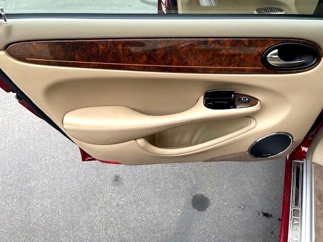 Jaguar XJ-Series Vanden Plas 2001