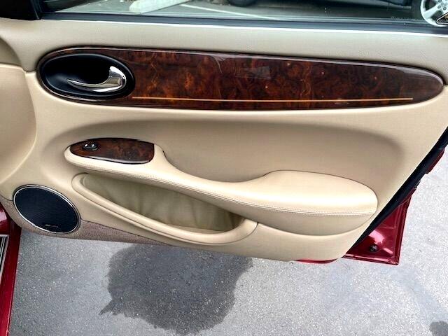 Jaguar XJ-Series Vanden Plas 2001