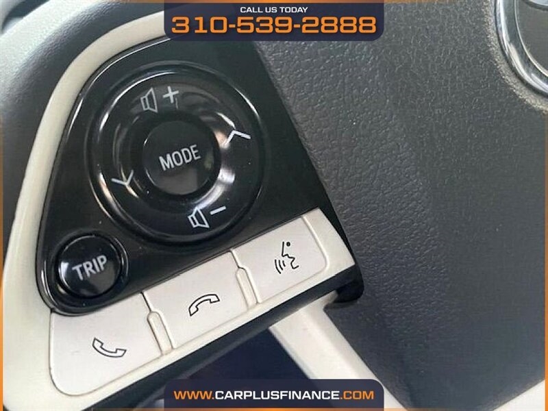 Toyota Prius Two Eco 2017