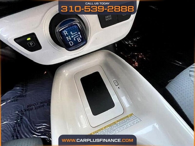 Toyota Prius Two Eco 2017