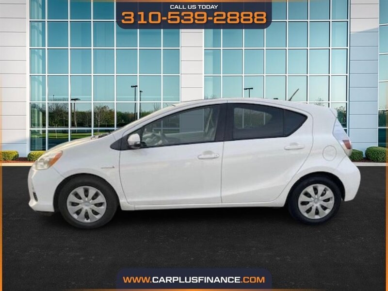 Toyota Prius c One 2013