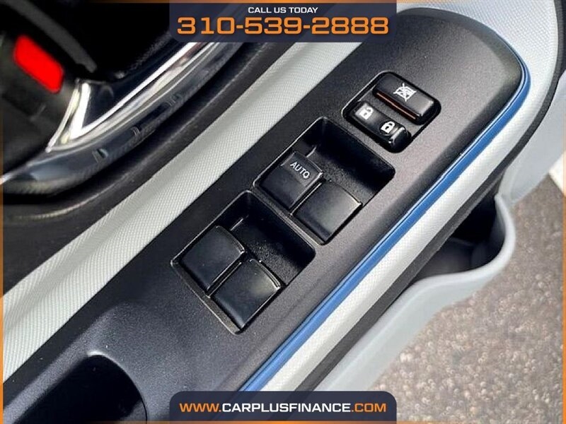 Toyota Prius c One 2013