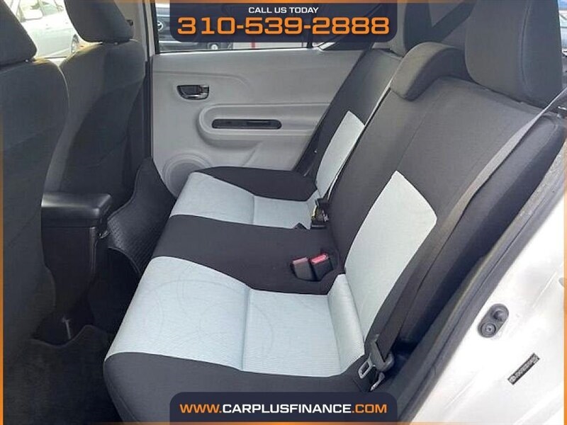 Toyota Prius c One 2013