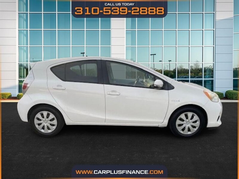 Toyota Prius c One 2013