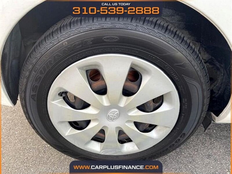 Toyota Prius c One 2013