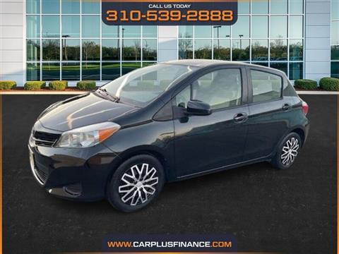 2012 Toyota Yaris LE 5-Door AT