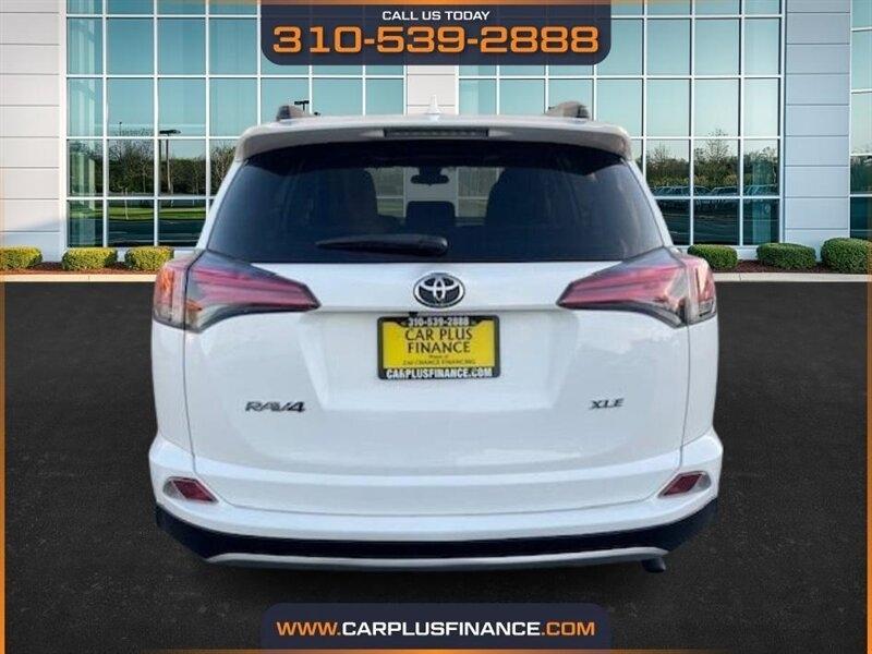 Toyota RAV4 XLE FWD 2017