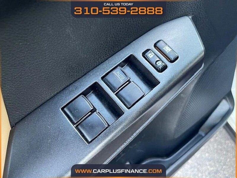 Toyota RAV4 XLE FWD 2017