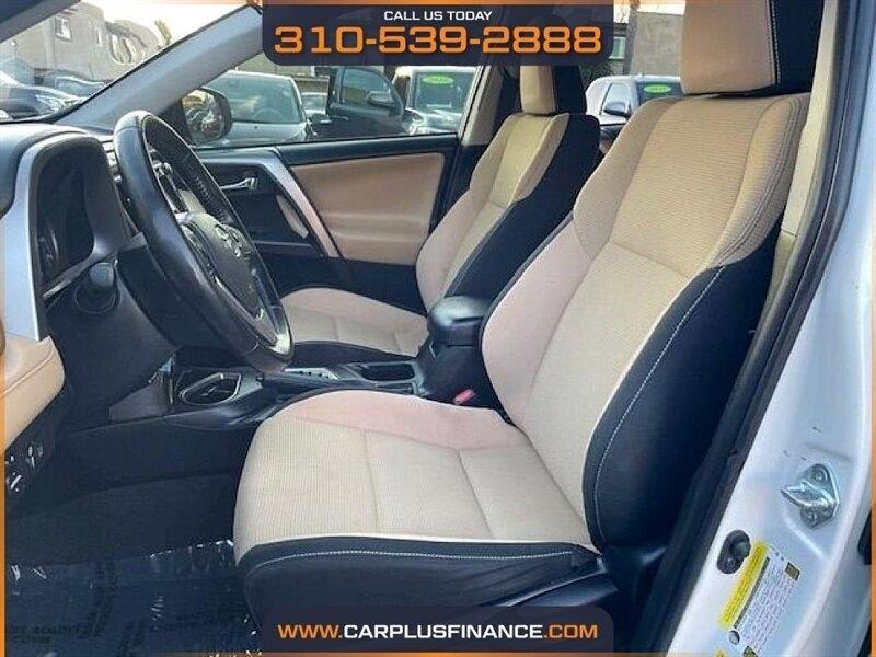 Toyota RAV4 XLE FWD 2017