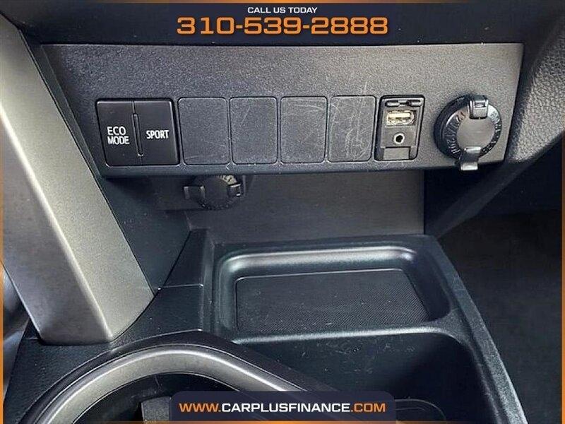 Toyota RAV4 XLE FWD 2017