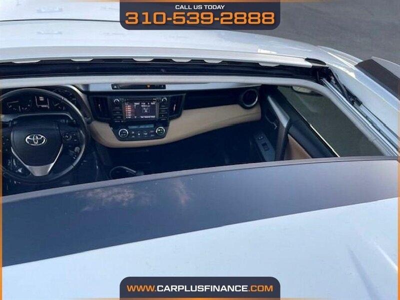 Toyota RAV4 XLE FWD 2017