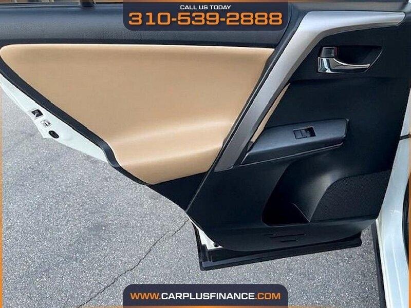 Toyota RAV4 XLE FWD 2017