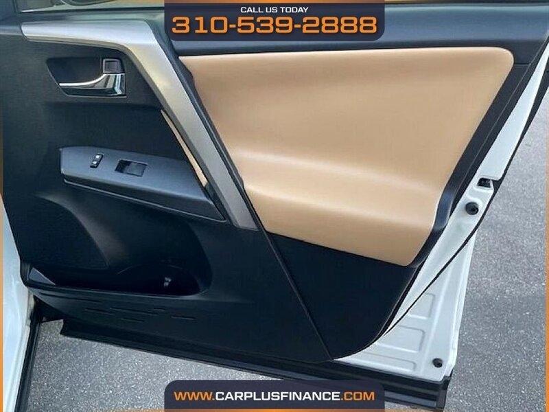 Toyota RAV4 XLE FWD 2017