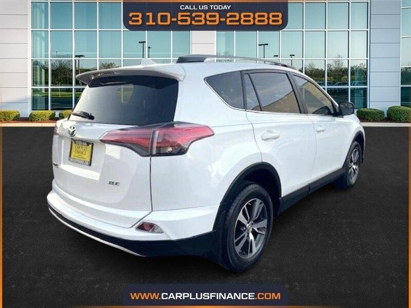 Toyota RAV4 XLE FWD 2017