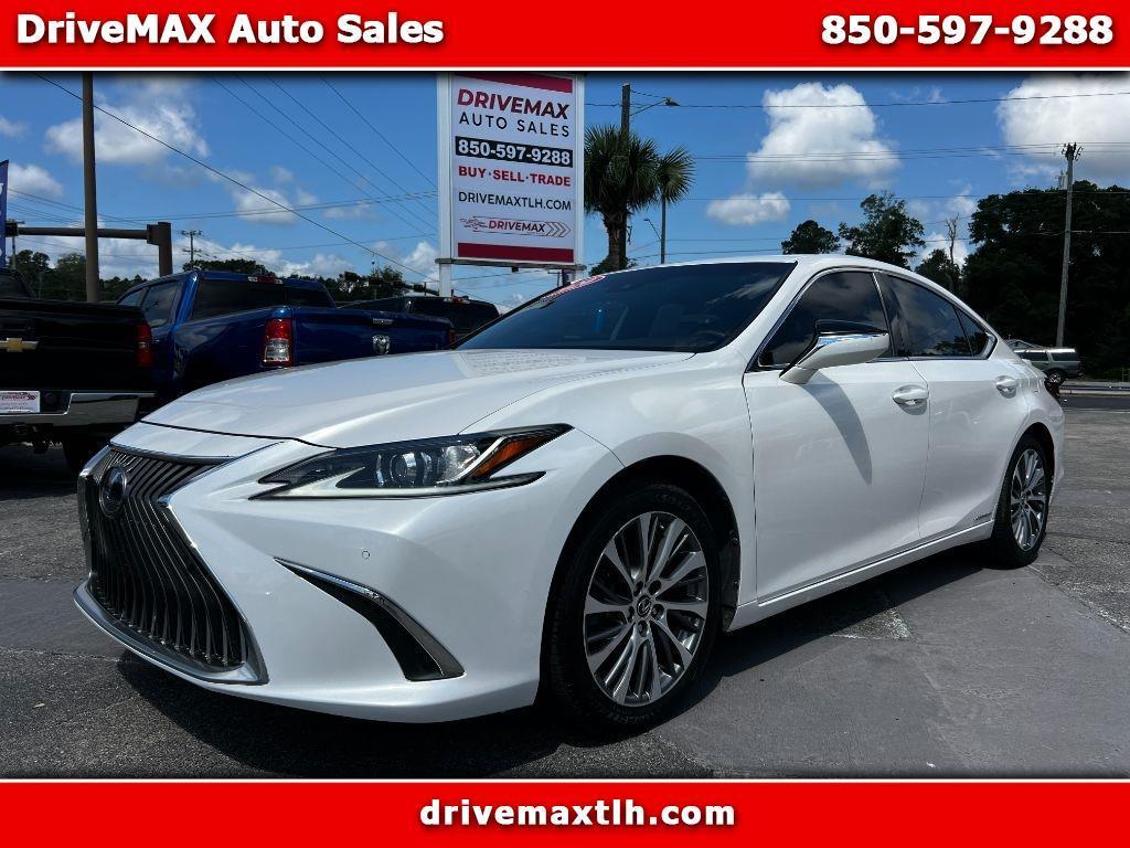 2020 Lexus ES 300h 300h's photo