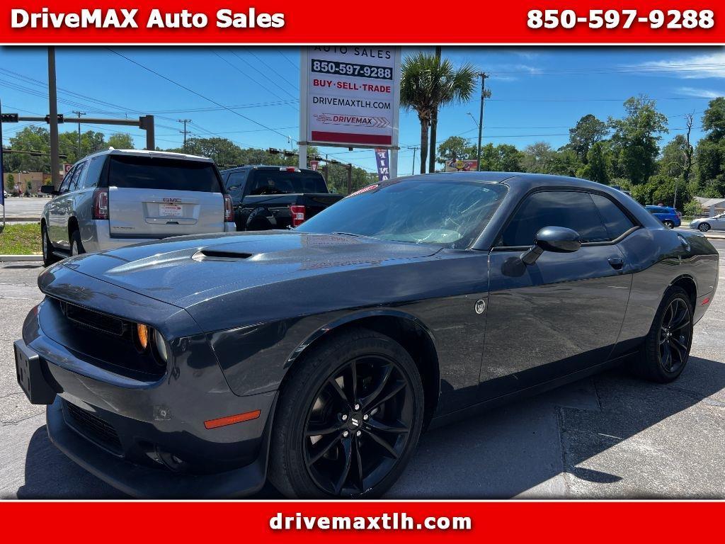 2018 Dodge Challenger SXT Plus's photo